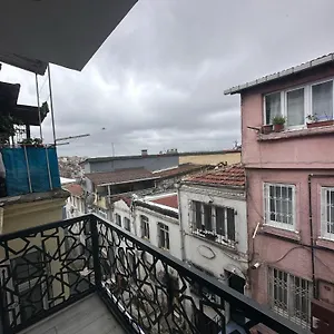 Апарт-отель Taksim Larissa, Стамбул